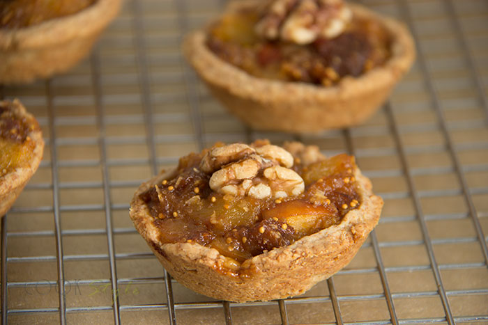 03 Vegan mince pies with pineapple, coconut and figs