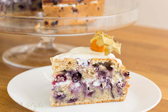 01 Blueberries cake