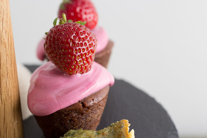Chocolate and strawberries cupcakes recipe