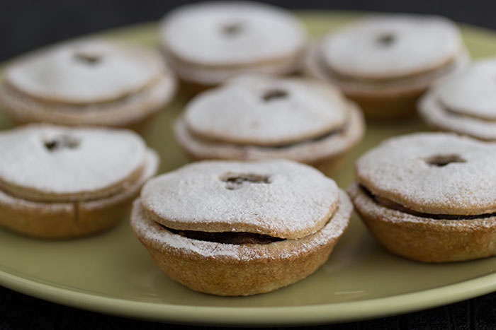Mince pies with grapes and dates