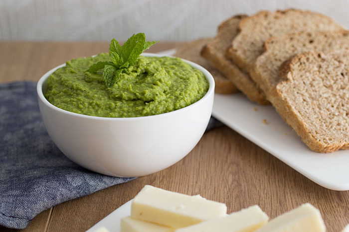 01 Pea and mint dip