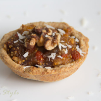 Vegan mince pies with pineapple, coconut and figs